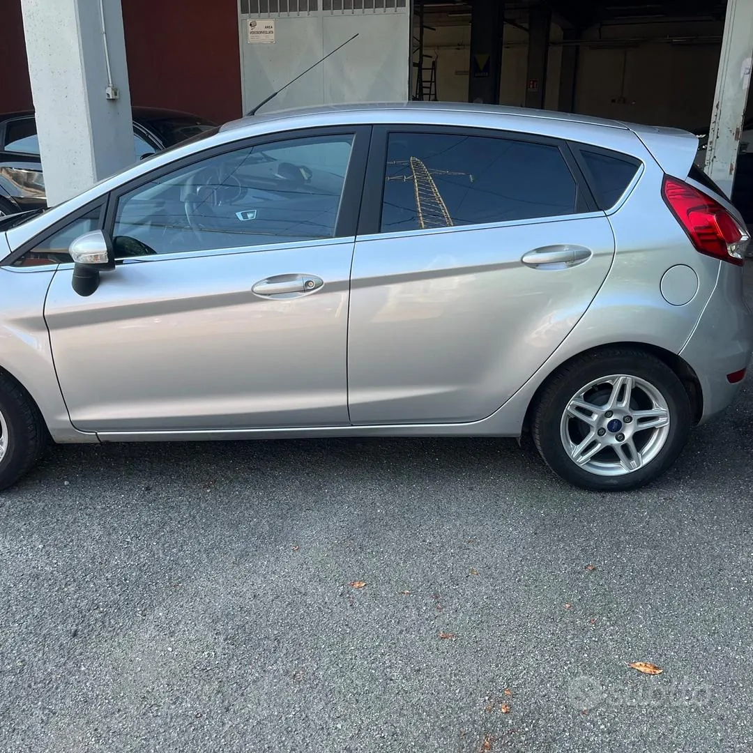 Ford Fiesta 2014 photo 4