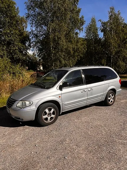 Chrysler Grand Voyager 2003 photo 2