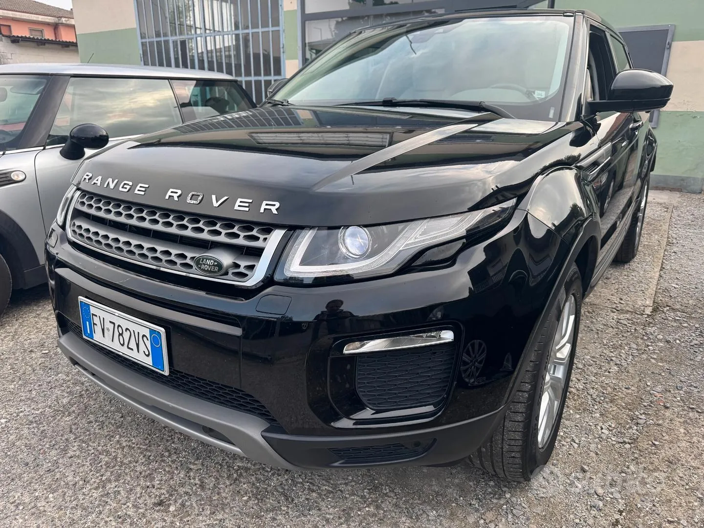 Land Rover Range Rover Evoque 2019 photo 2