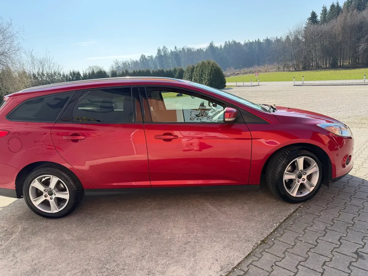 Ford Focus 2014 photo 3