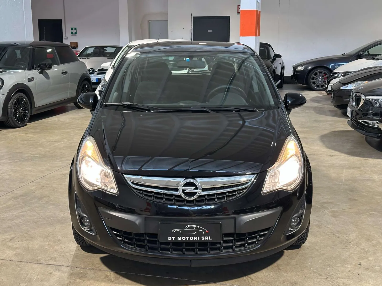 Opel Corsa 2011 photo 2