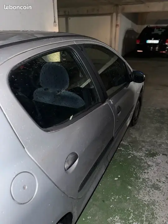 Peugeot 206 2000 photo 2