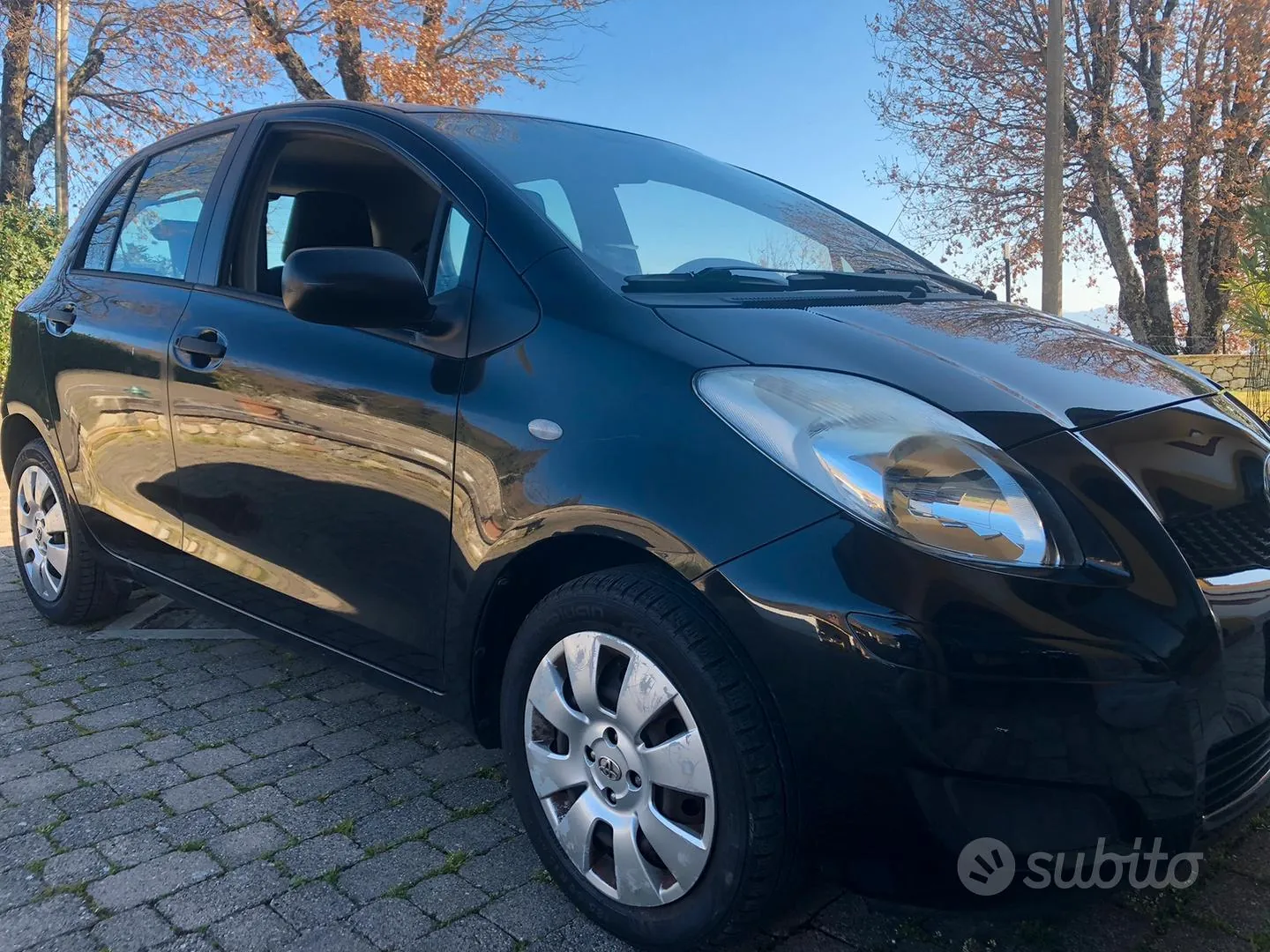Toyota Yaris 2010 photo 3
