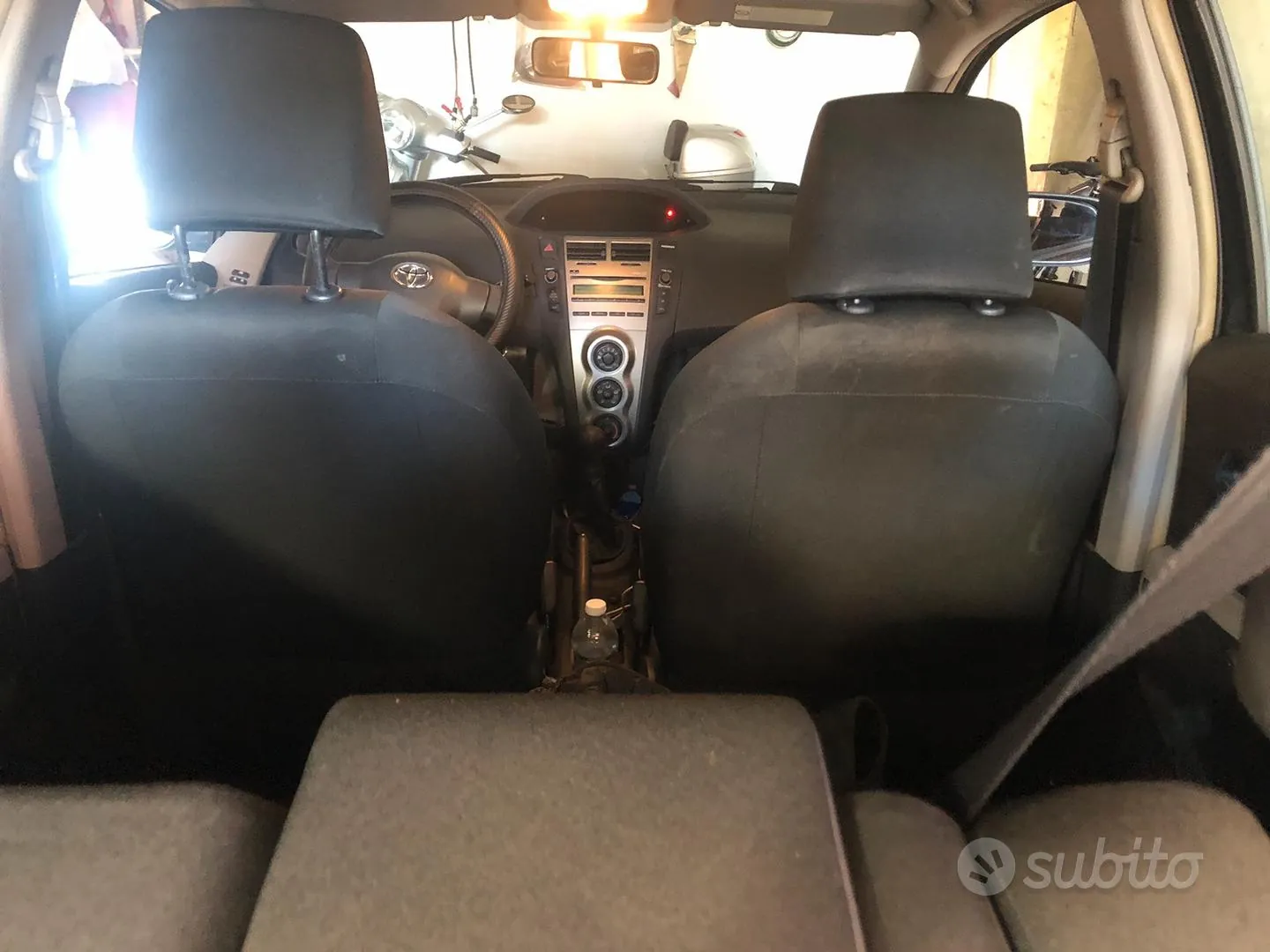 Toyota Yaris 2010 photo 4