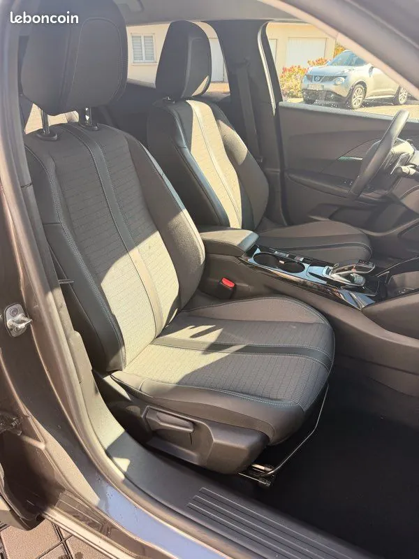 Peugeot 2008 2021 photo 4