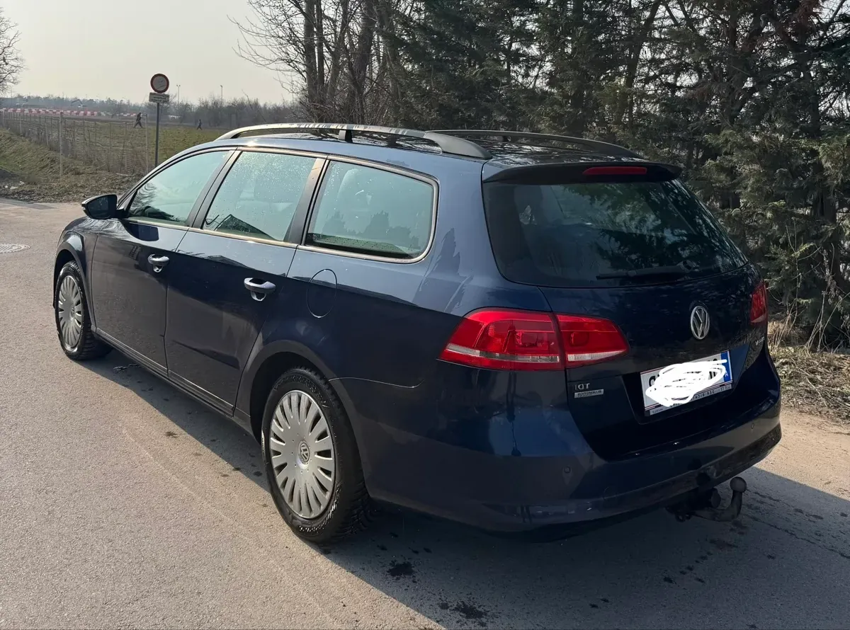 Volkswagen Passat 2010 photo 2