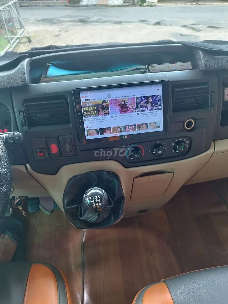 Ford Transit photo 4