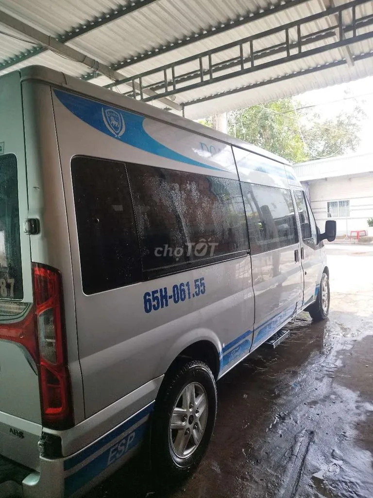Ford Transit photo 2