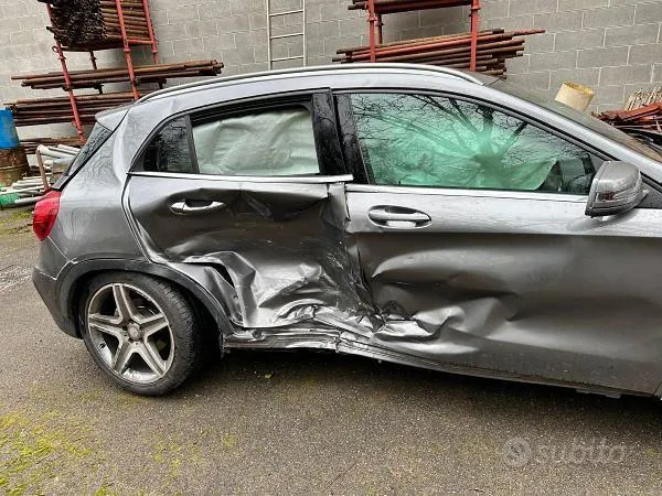 Mercedes-Benz Gla 2015 photo 2