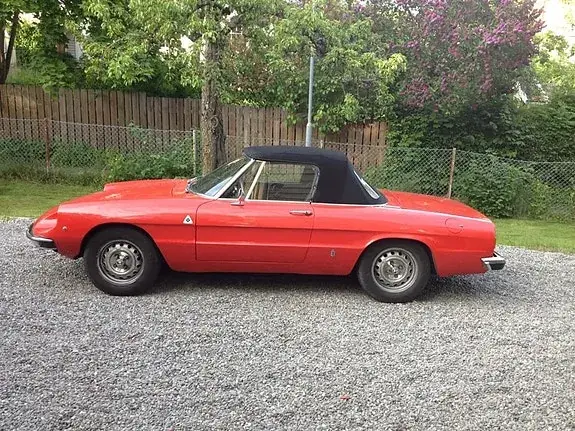 Alfa Romeo Spider 1974 photo 3