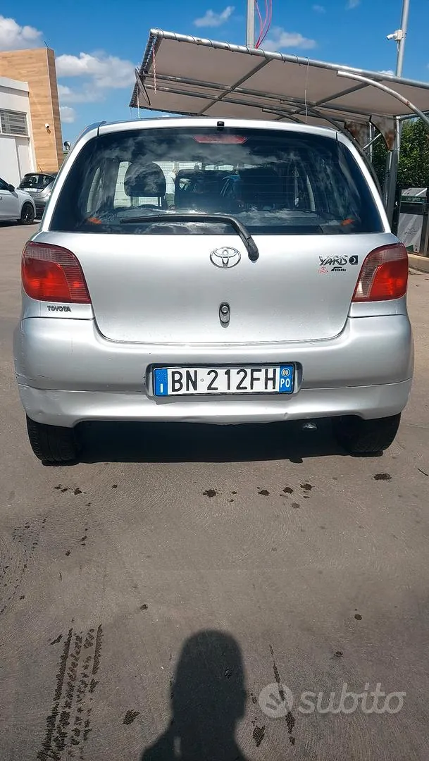 Toyota Yaris 2000 photo 3