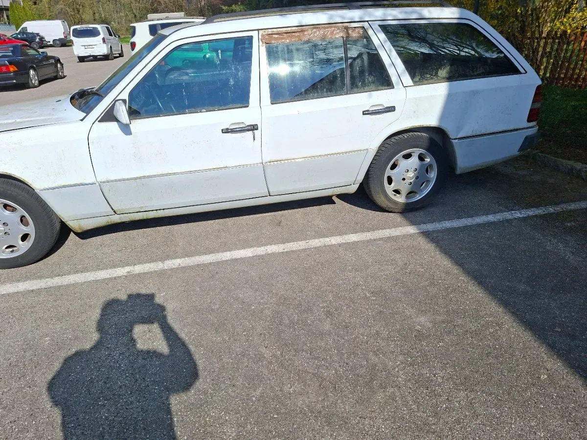 Mercedes-Benz E-Class 1994 photo 2
