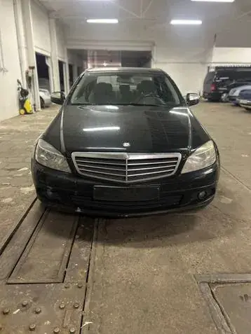 Mercedes-Benz C200