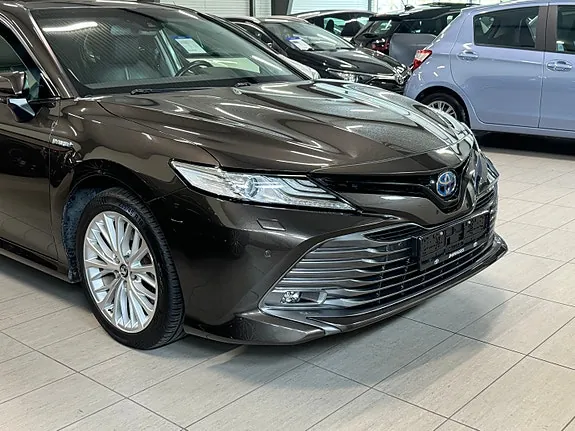 Toyota Camry 2019 photo 2