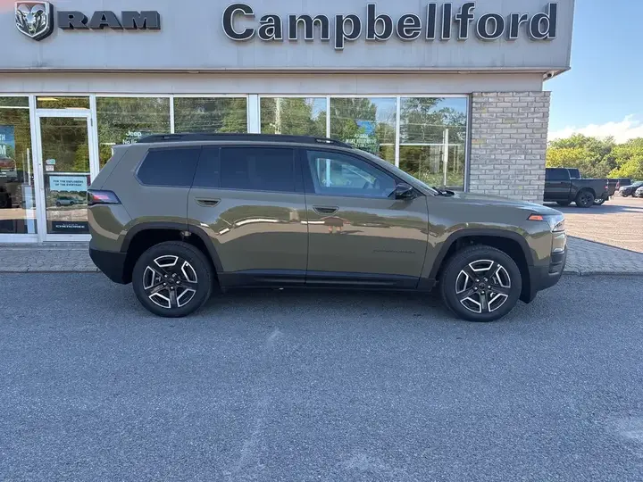 Jeep Cherokee 2026 photo 4