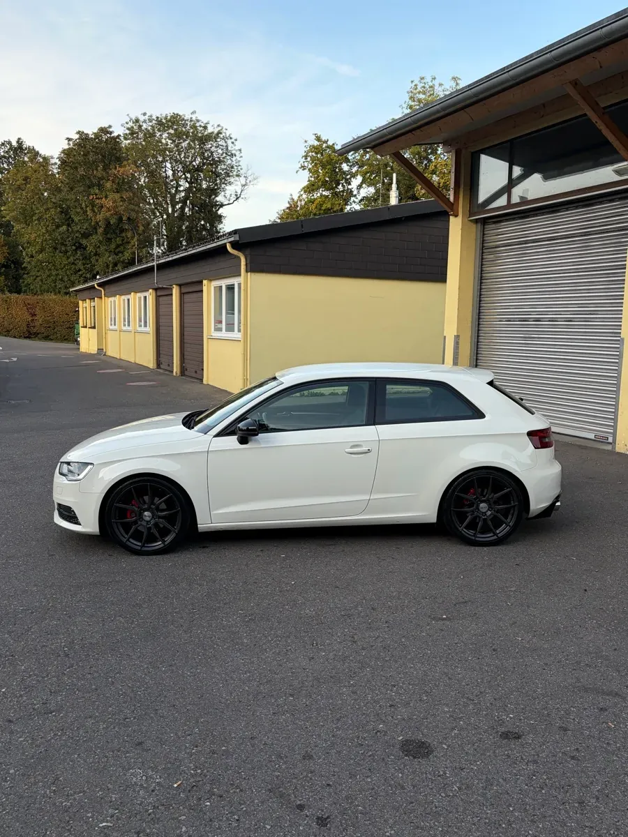 Audi A3 2014 photo 2