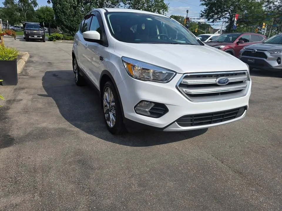 Ford Escape 2017 photo 2
