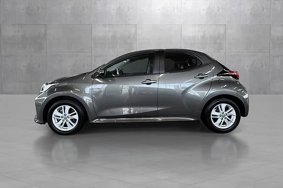 Toyota Yaris 2023 photo 2