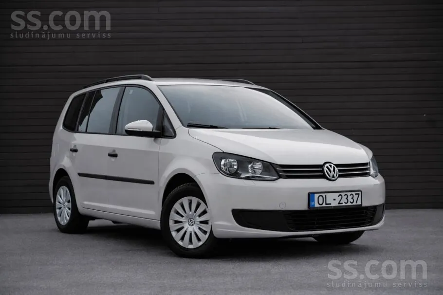 Volkswagen Touran 2012 photo 2