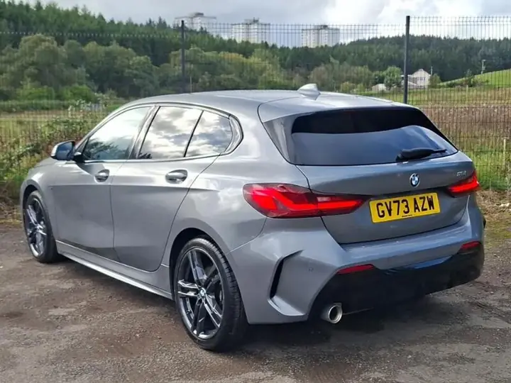 BMW 1 Series 2024 photo 2