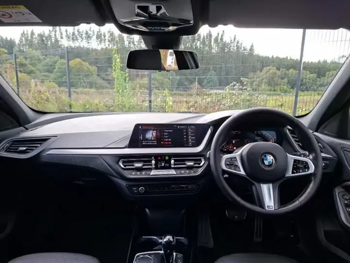 BMW 1 Series 2024 photo 3