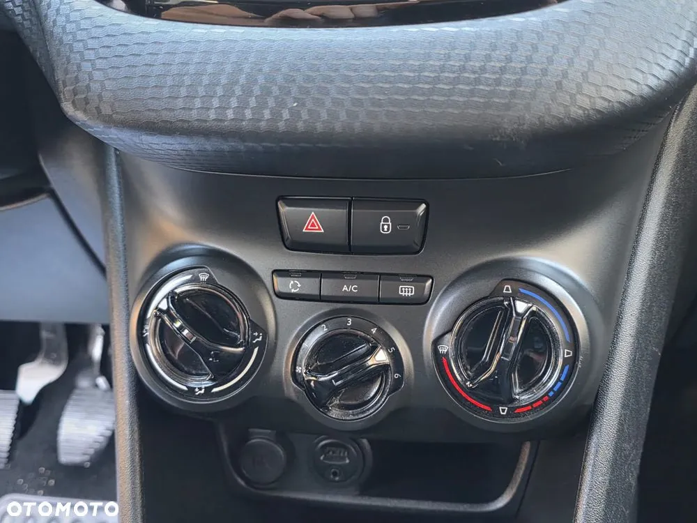 Peugeot 208 2017 photo 4