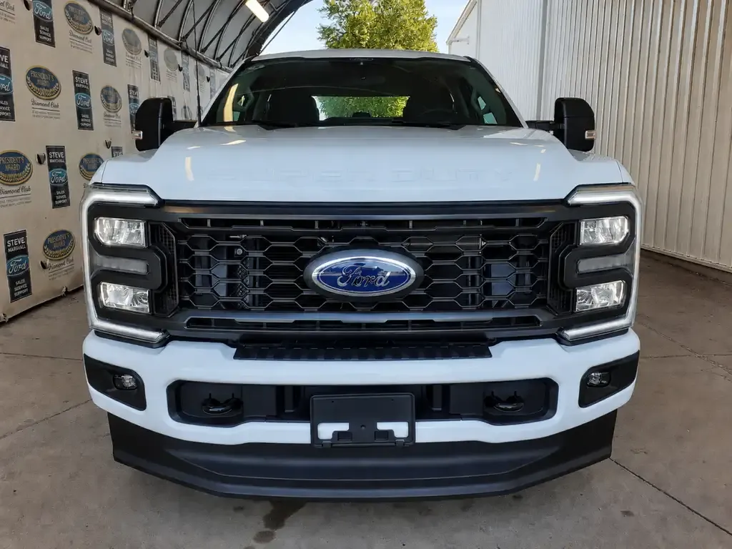 Ford F350 2026 photo 3