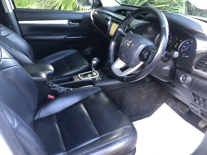 Toyota Hilux 2017 photo 2