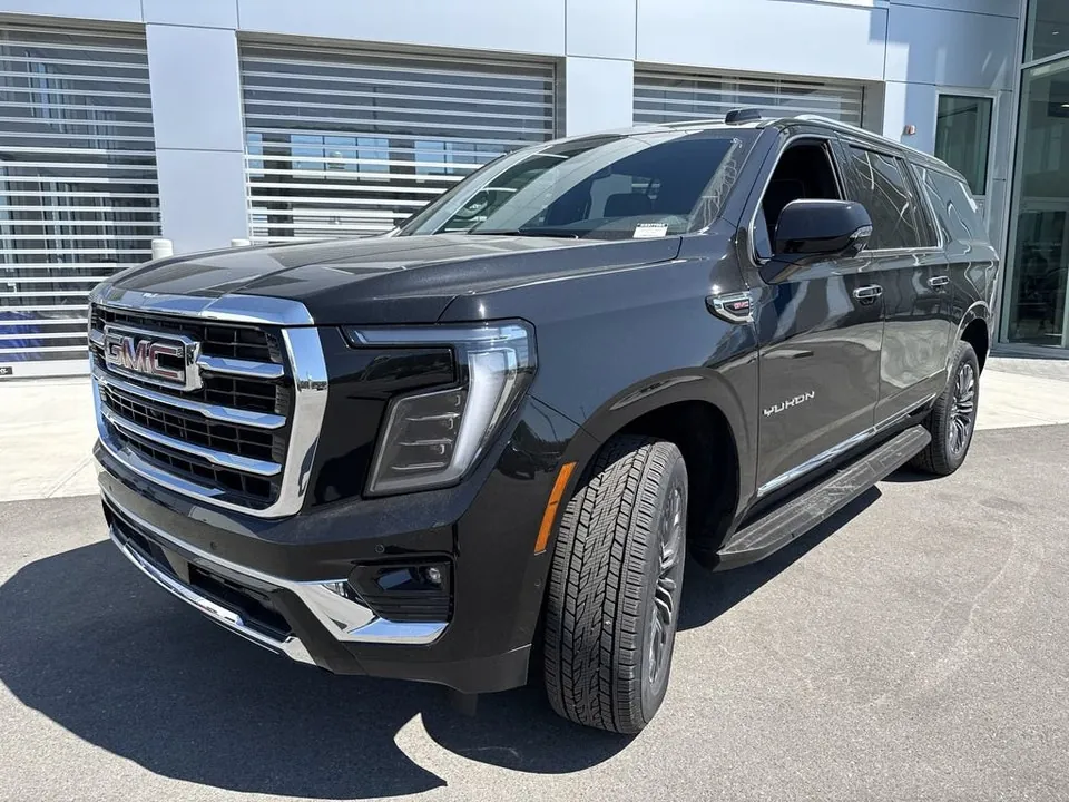 GMC Yukon Xl 2026 photo 3