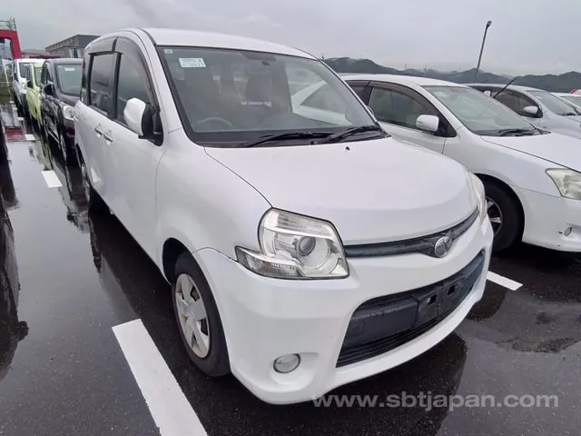 Toyota Sienta