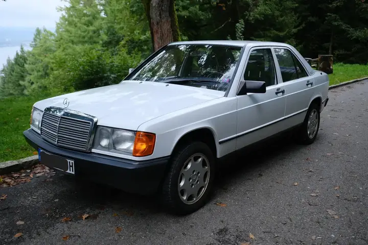 Mercedes-Benz 190 1988 photo 2