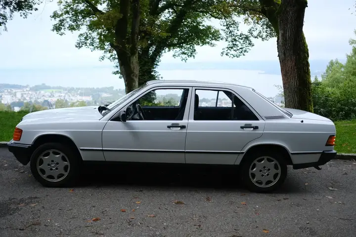 Mercedes-Benz 190