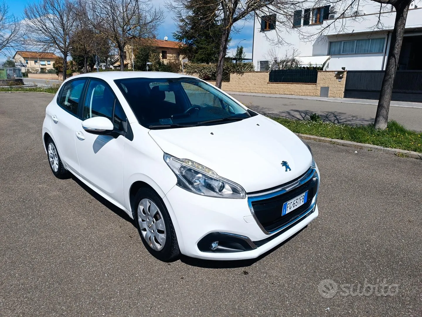 Peugeot 208 2017 photo 3