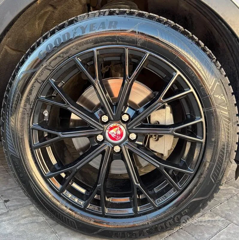 Jaguar E-Pace 2020 photo 4