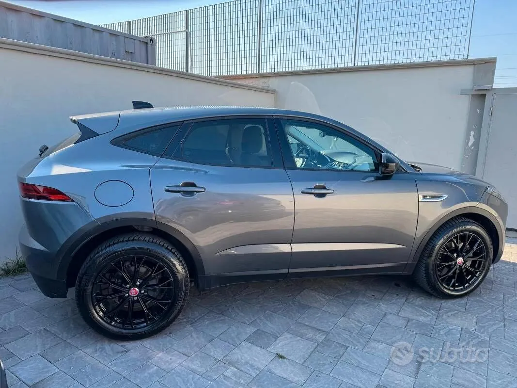 Jaguar E-Pace 2020 photo 2