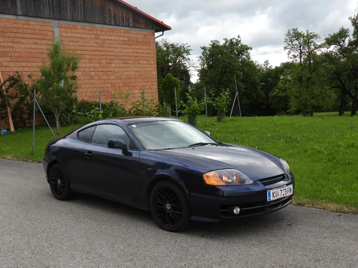 Hyundai Tiburon 2004 photo 2