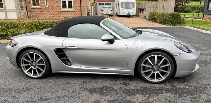 Porsche 718 Boxster 2017 photo 2