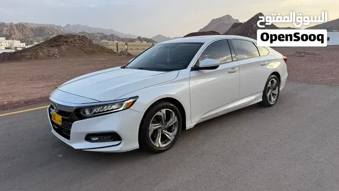 Honda Accord 2020 photo 2