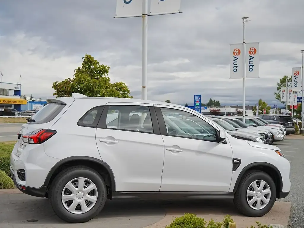 Mitsubishi Rvr 2027 photo 5