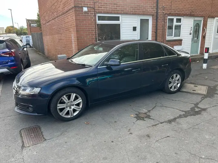 Audi A4 2010 photo 4
