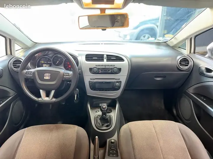 Seat Leon 2010 photo 5