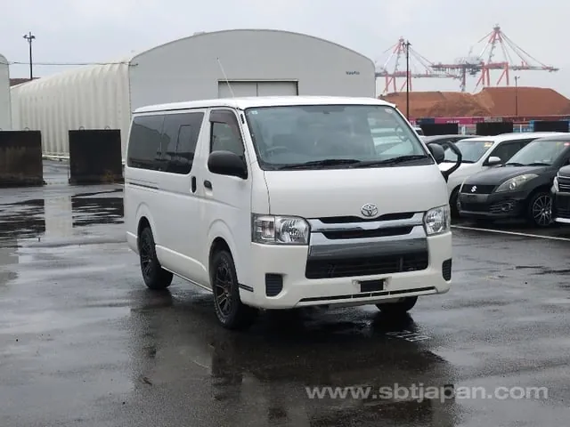 Toyota Regiusace Van