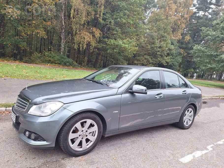 Mercedes-Benz C180 2011 photo 3