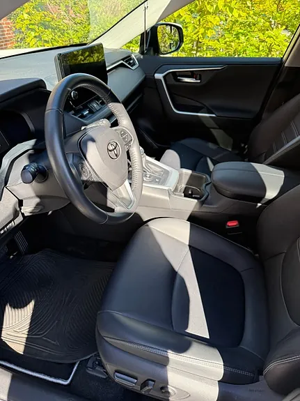 Toyota Rav4 2023 photo 4
