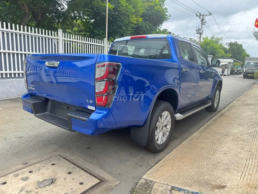 Isuzu Dmax 2025 photo 3