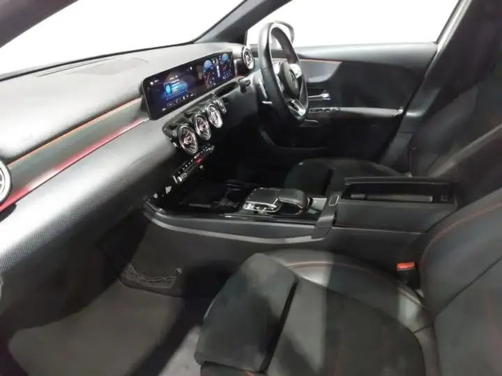 Mercedes-Benz A-Class 2018 photo 5