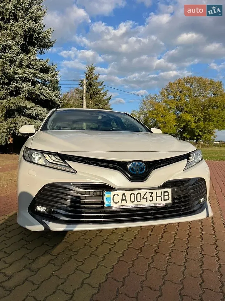 Toyota Camry 2019 photo 2