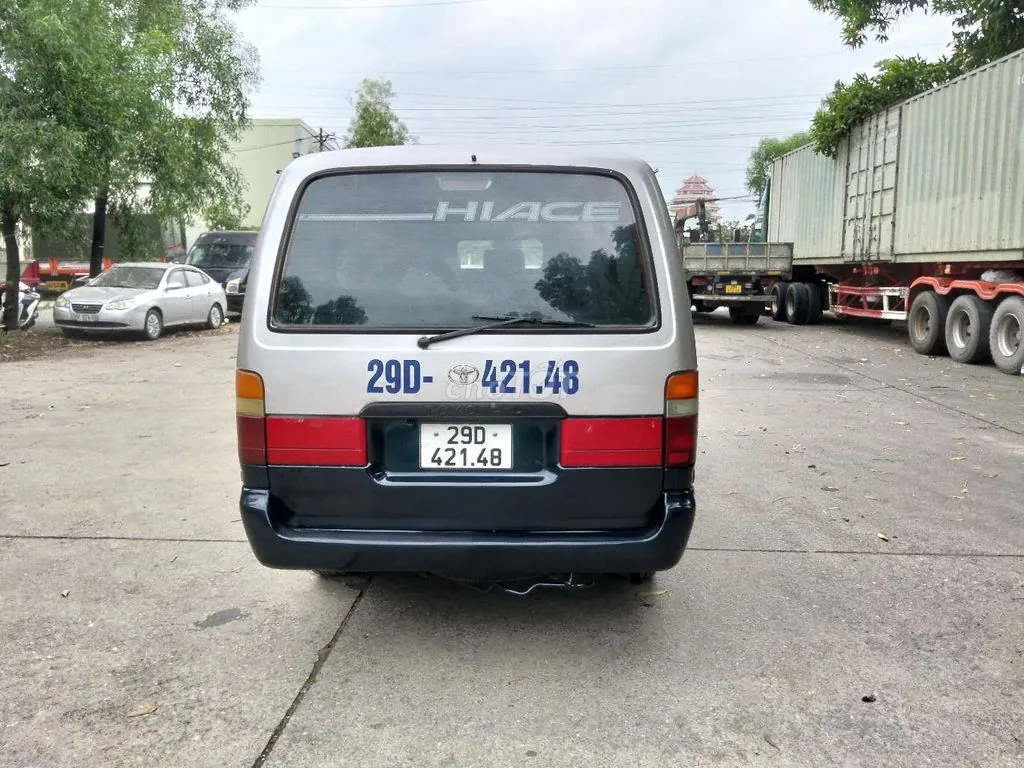 Toyota Hiace 2004 photo 5