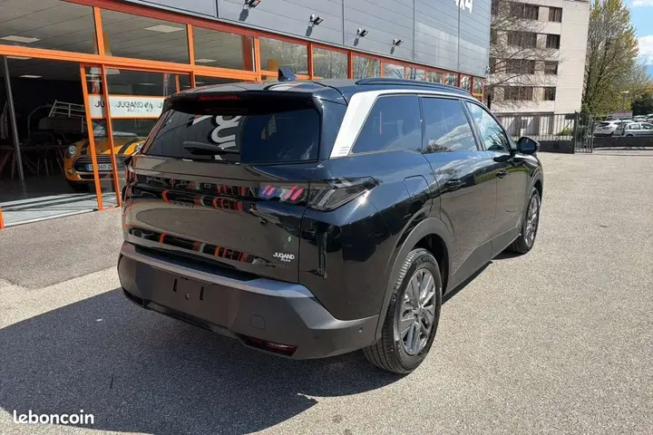 Peugeot 5008 2025 photo 2