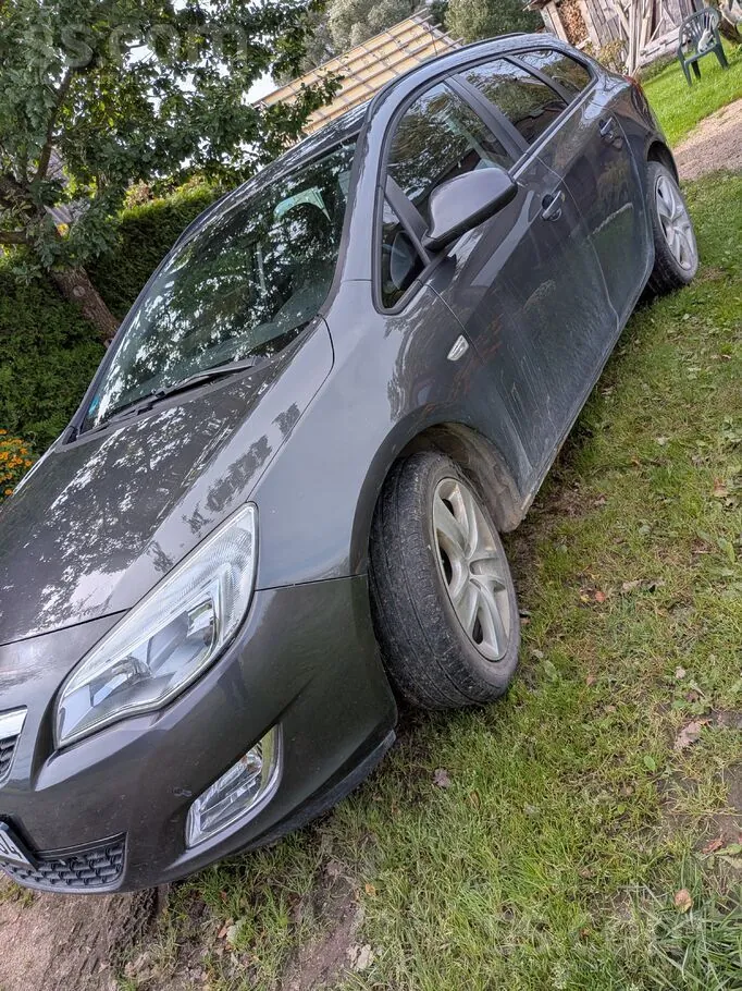 Opel Astra 2011 photo 5